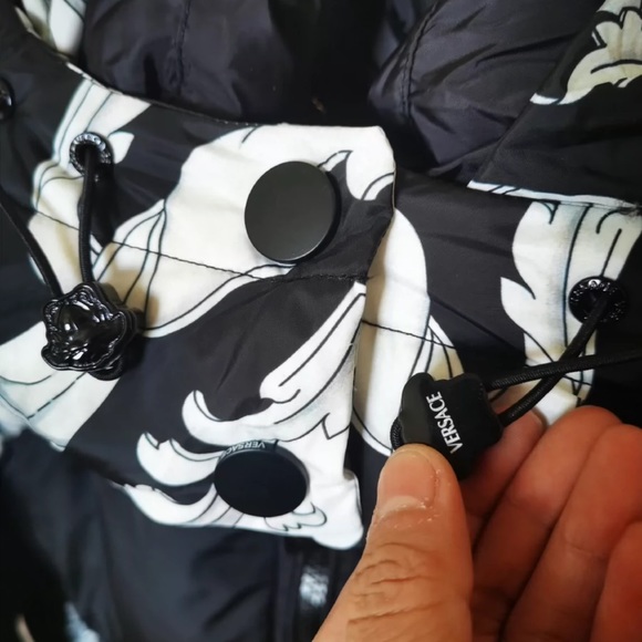 Versace down jacket S - Picture 3 of 6